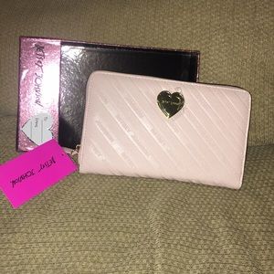 💖NWT Betsey Johnson Pink Wallet